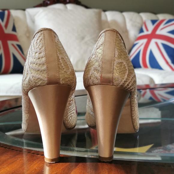 BEVERLEY FELDMAN SHOES - Picture 2 of 5